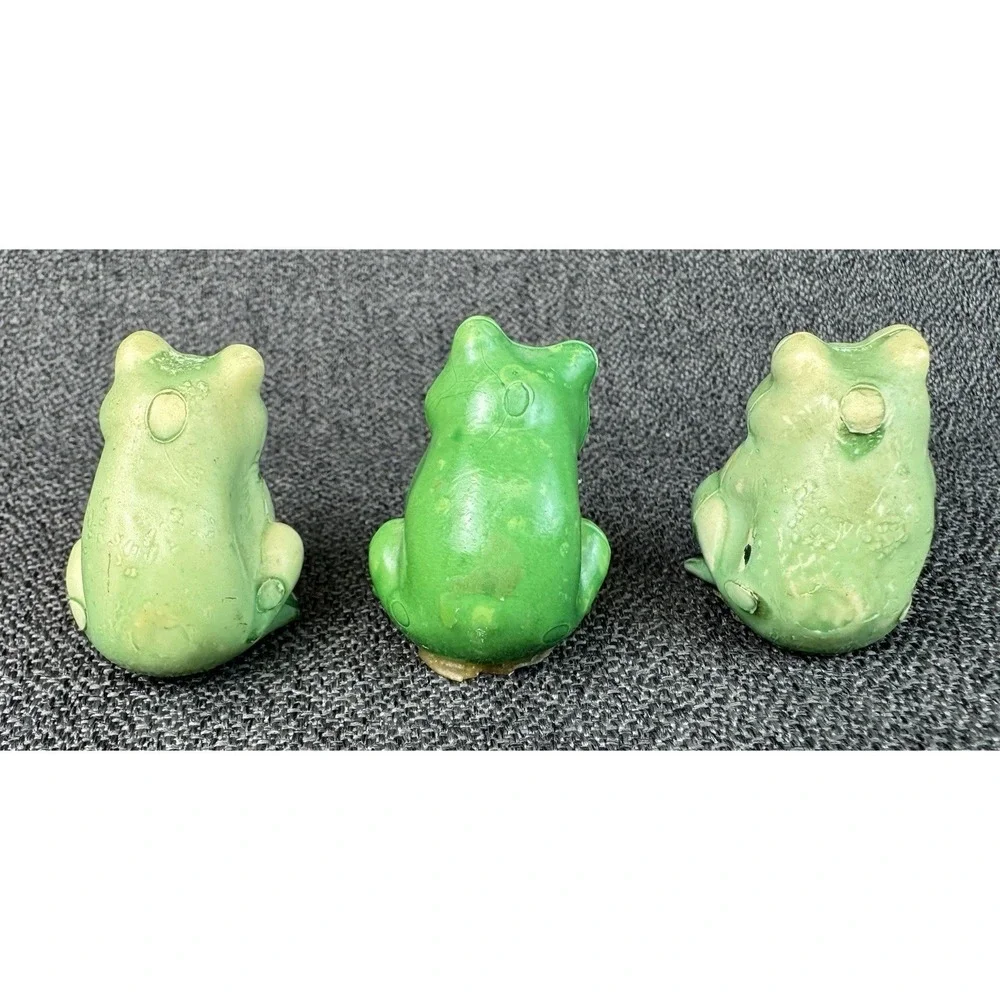 Vintage 3 Frogs Green Ceramic Whimsical Shelf Sitters Hong Kong 1.5 each